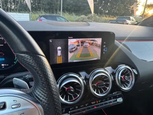 Mercedes-Benz GLA 250 e AMG Line 10