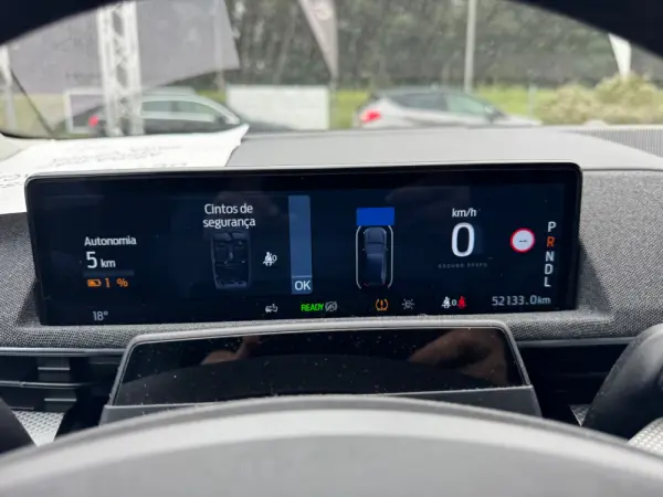 Ford Mustang Mach-E 75.7 kWh Base 7