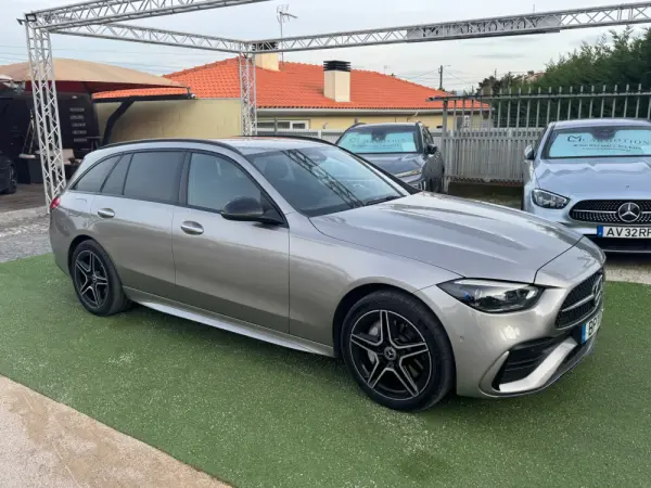 Mercedes-Benz C 300 e AMG Line 12