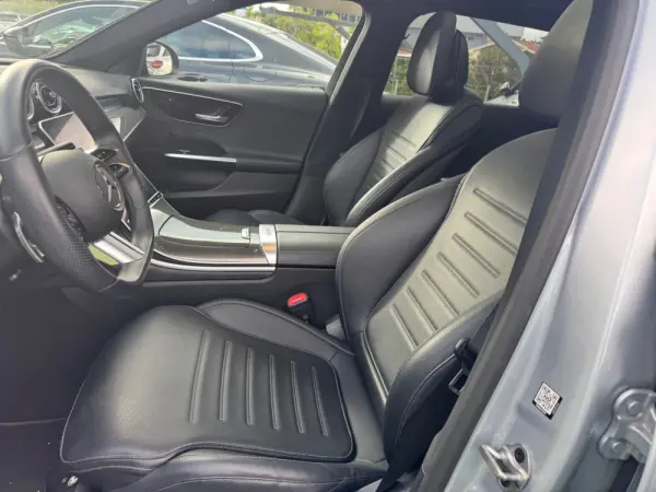 Mercedes-Benz C 300 e AMG Line 11
