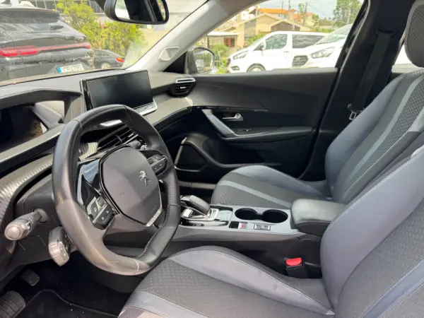 Peugeot e-2008 50 kWh Allure Pack 36