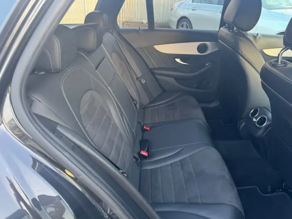 Mercedes-Benz C 300 de AMG Line 31