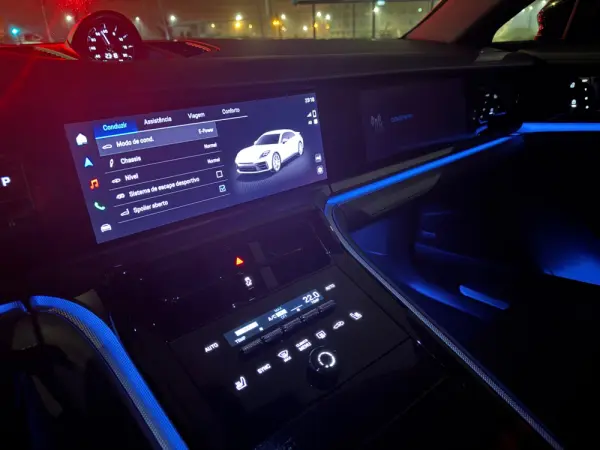 Porsche Panamera 4 E-Hybrid 13