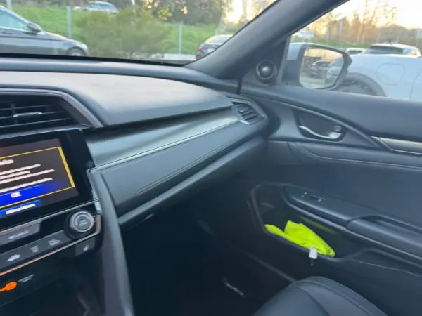 Honda Civic 1.0 i-VTEC Executive Premium 16