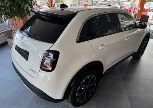 Fiat 600 1.2 Hybrid La Prima 4