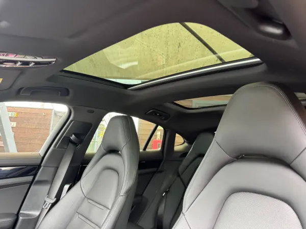 Porsche Panamera 4 E-Hybrid 9