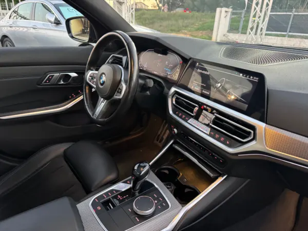 BMW 330 e Pack M Auto 12