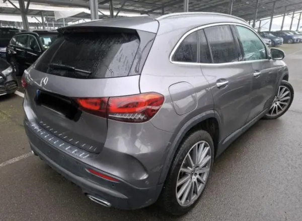 Mercedes-Benz GLA 250 e AMG Line 3