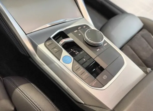 BMW i4 eDrive40 Pack Desportivo M 11