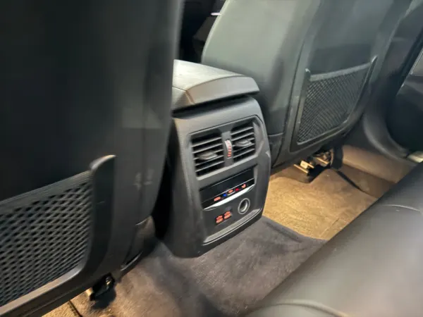BMW 330 e Pack M Auto 16