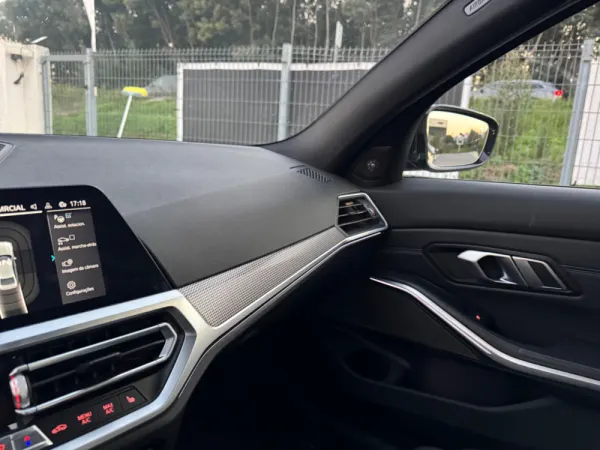 BMW 330 e Pack M Auto 23