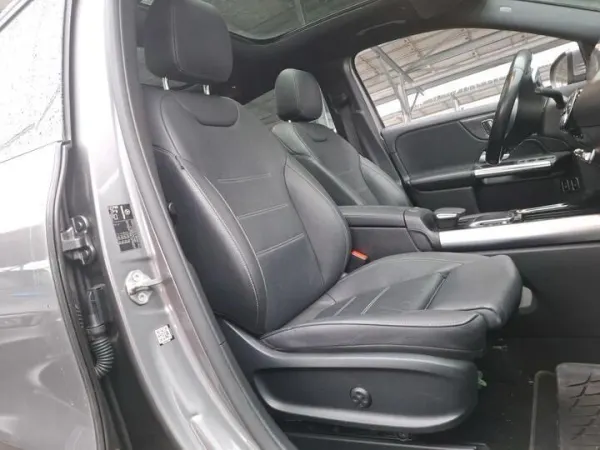 Mercedes-Benz GLA 250 e AMG Line 7