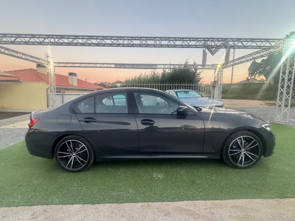 BMW 330 e Pack M Auto 7