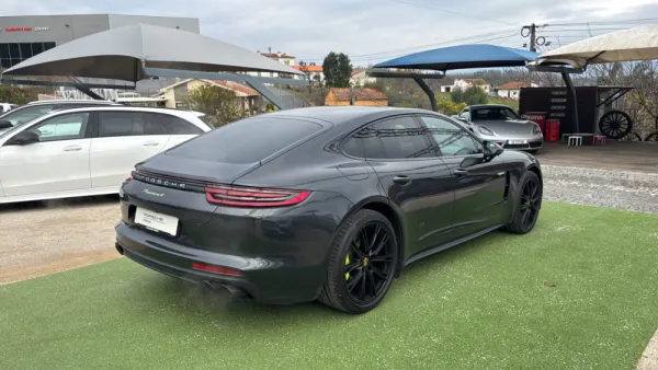 Porsche Panamera 4 E-Hybrid 19