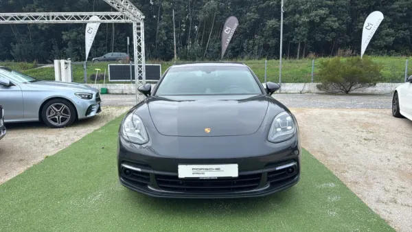 Porsche Panamera 4 E-Hybrid 4