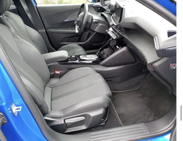 Peugeot e-2008 54 kWh GT 8