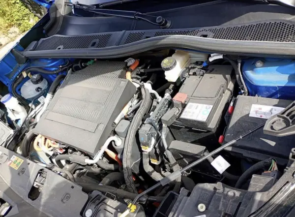Peugeot e-2008 50 kWh GT 10