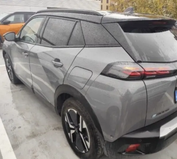 Peugeot e-2008 54 kWh GT 4