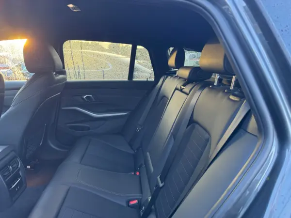 BMW 320 e Corporate Edition Auto 17