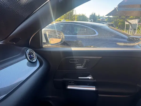 Mercedes-Benz GLA 250 e 8G-DCT AMG Line 38