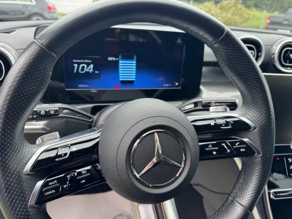 Mercedes-Benz C 300 e AMG Line 13