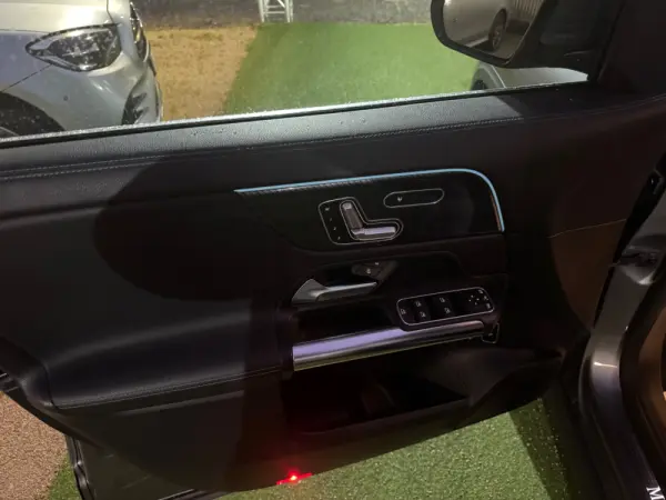 Mercedes-Benz GLA 250 e AMG Line 29