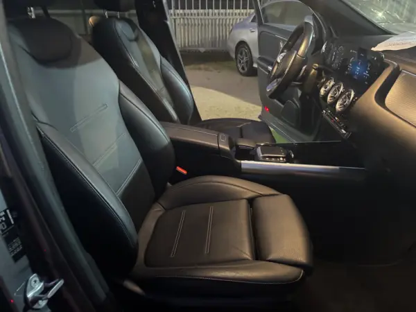 Mercedes-Benz GLA 250 e AMG Line 19