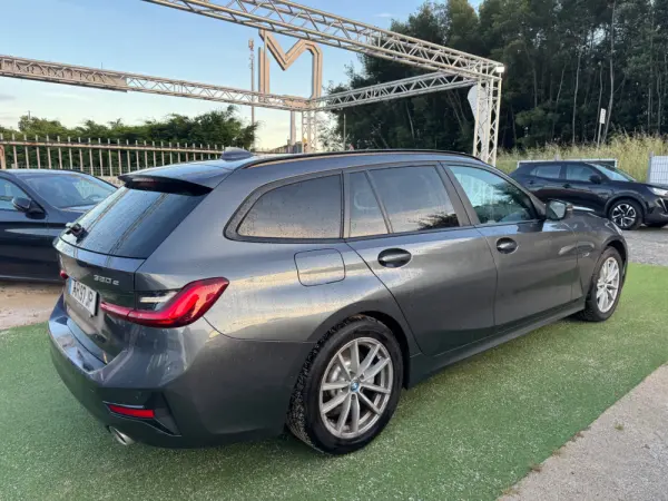 BMW 320 e Corporate Edition Auto 27