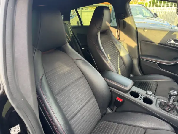 Mercedes-Benz CLA 180 d AMG Line 7