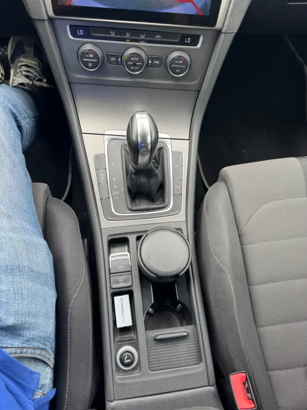 Volkswagen Golf Variant 1.6 TDi Highline DSG 17
