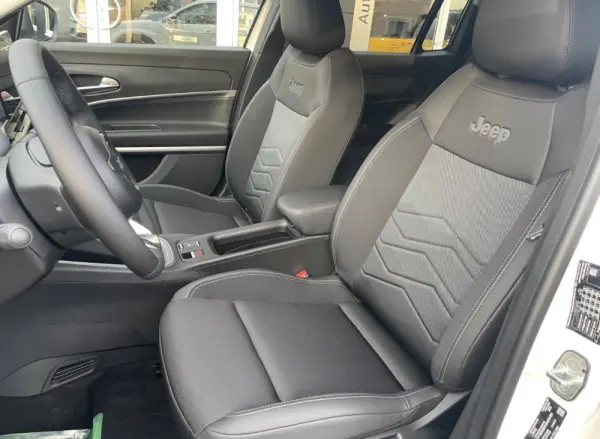 Jeep Avenger 54 kWh Summit 5