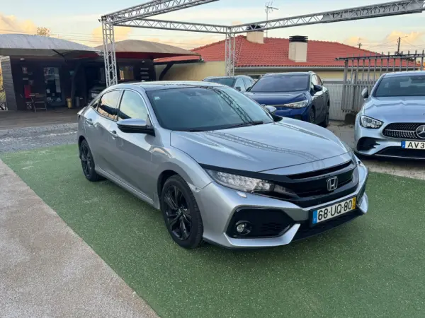 Honda Civic 1.0 i-VTEC Executive Premium 3