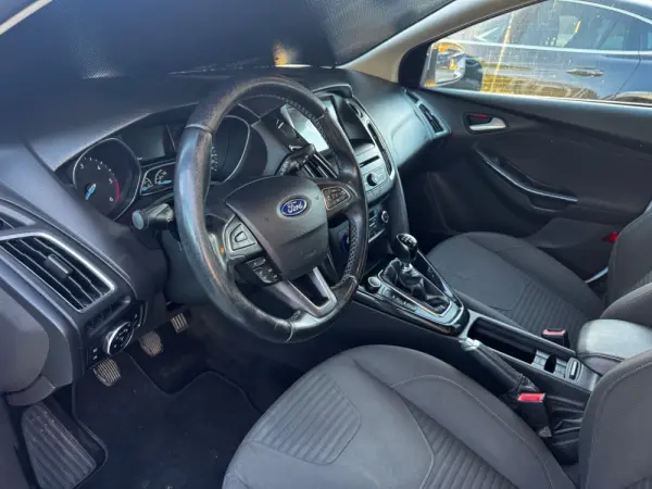 Ford Focus SW 1.5 TDCi EcoBlue Titanium 14
