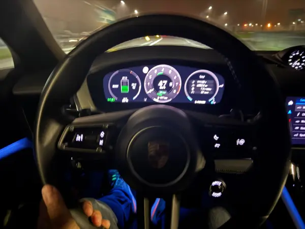 Porsche Panamera 4 E-Hybrid 11
