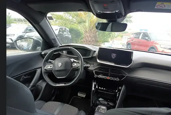 Peugeot e-2008 50 kWh GT 5