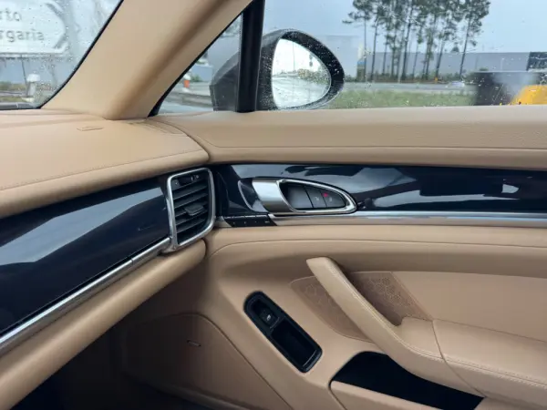 Porsche Panamera S E-Hybrid 12