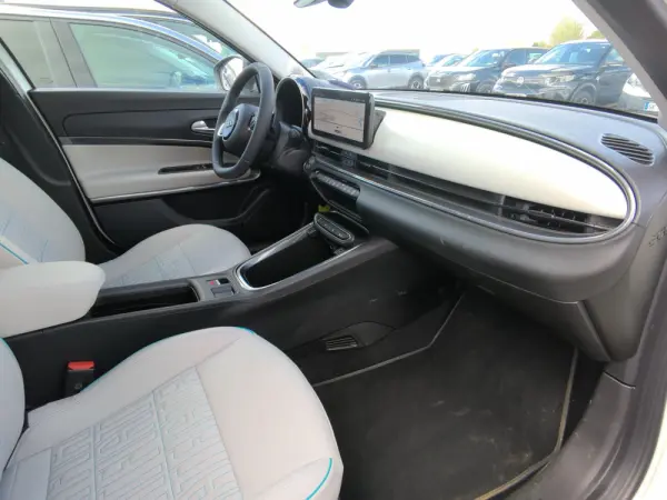 Fiat 600 1.2 Hybrid La Prima 8