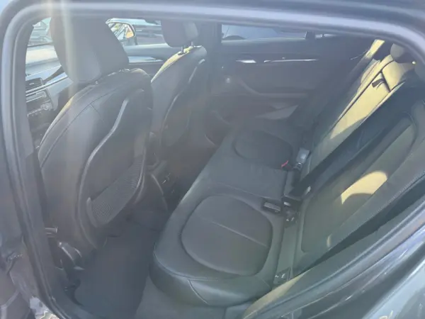 BMW X2 25 e xDrive Pack M 28