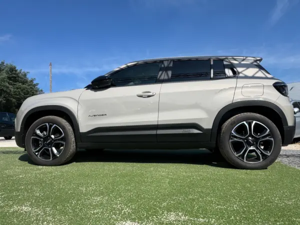 Jeep Avenger 54 kWh Summit 6