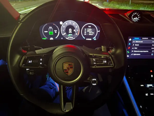 Porsche Panamera 4 E-Hybrid 8