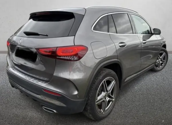 Mercedes-Benz GLA 250 e AMG Line 2