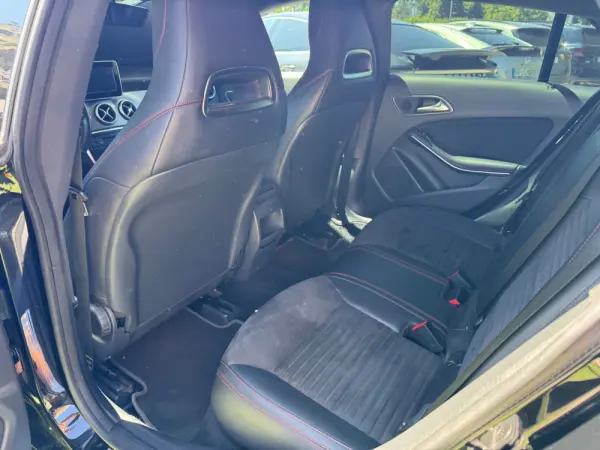 Mercedes-Benz CLA 180 d AMG Line 29