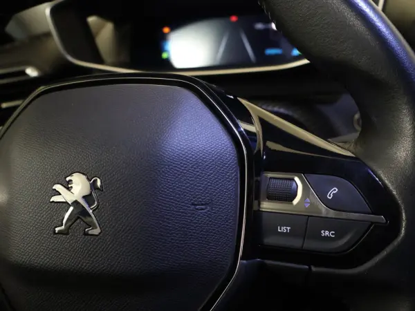 Peugeot e-2008 50 kWh Allure Pack 21