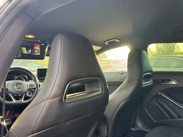 Mercedes-Benz CLA 180 d AMG Line 12