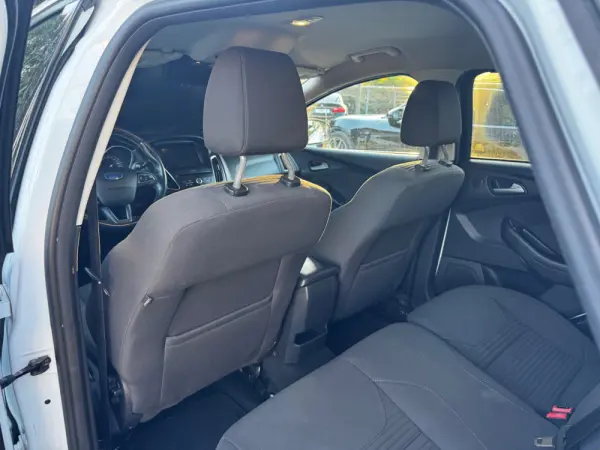 Ford Focus SW 1.5 TDCi EcoBlue Titanium 11