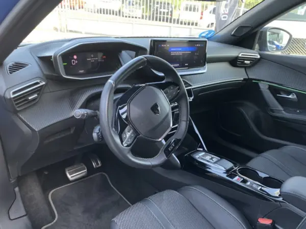 Peugeot e-2008 50 kWh GT 5