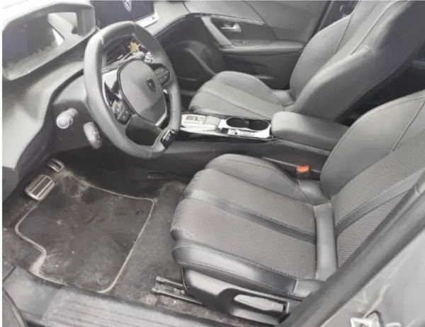 Peugeot e-2008 54 kWh GT 6