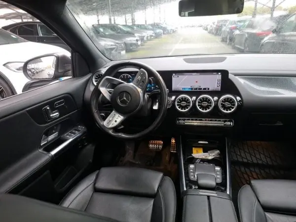 Mercedes-Benz GLA 250 e AMG Line 6
