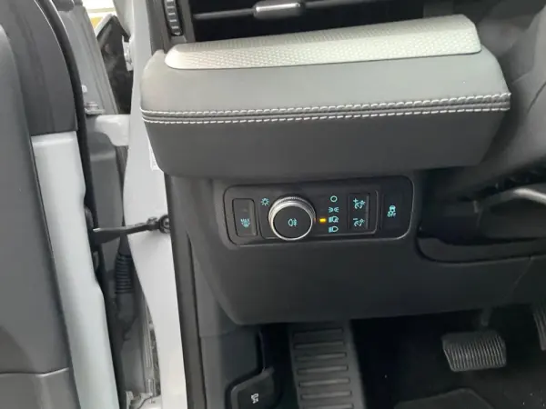 Ford Mustang Mach-E 75.7 kWh Base 12