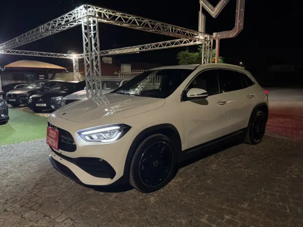 Mercedes-Benz GLA 250 e 8G-DCT AMG Line 17